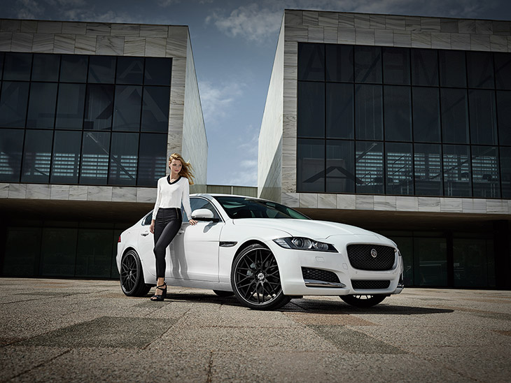 AEZ Crest dark and Jaguar XF 5 Artikelbild