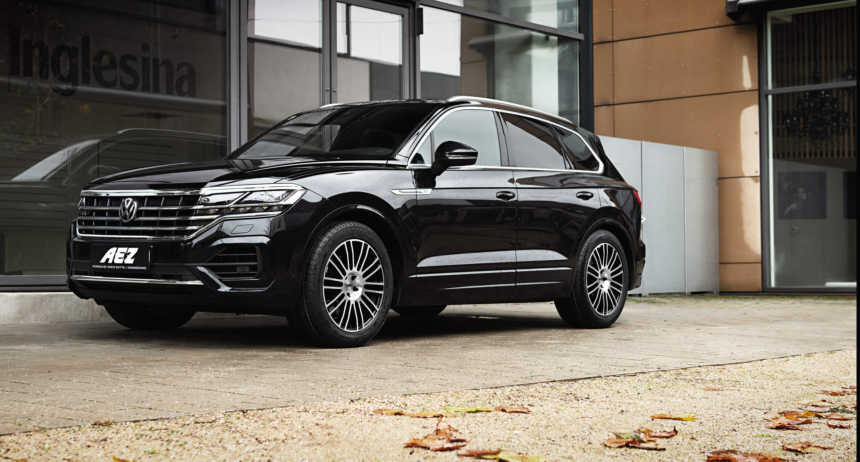 VW Touareg on AEZ Strike Artikelbild 2