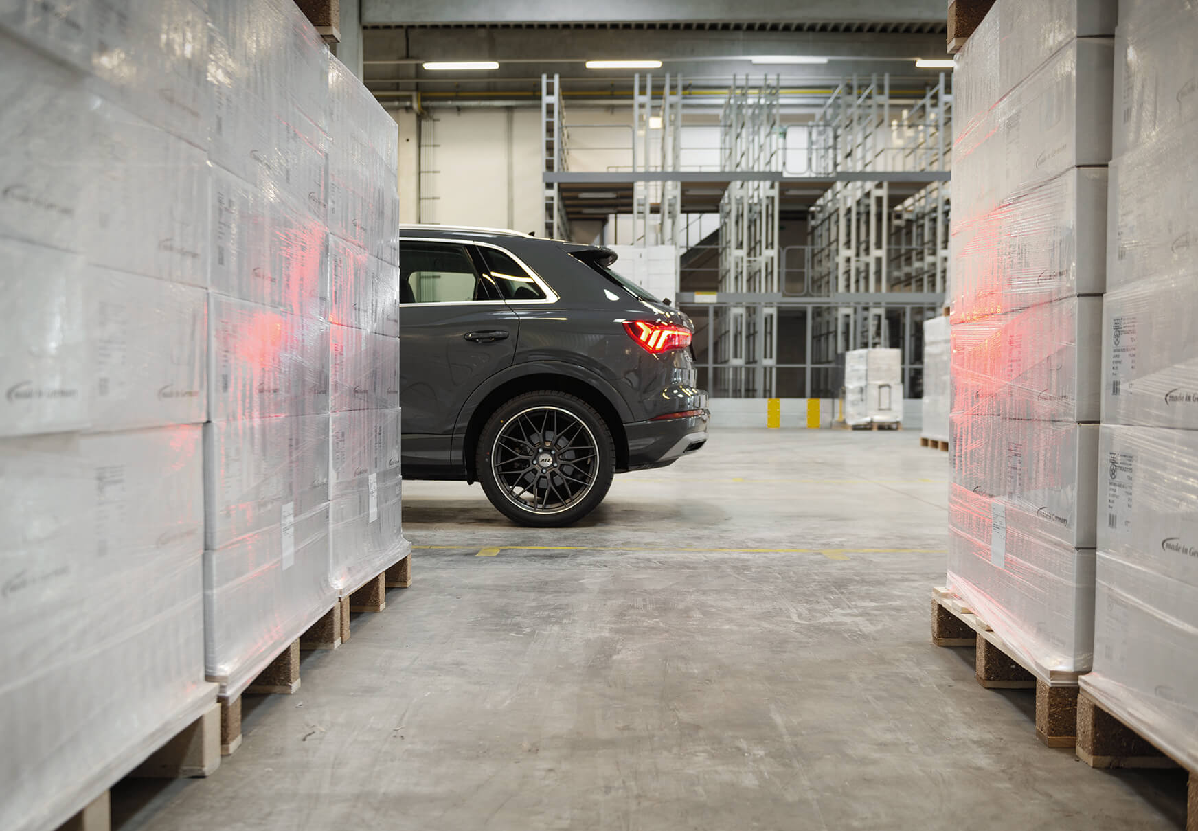 Audi Q3 AEZ Crest dark Heck