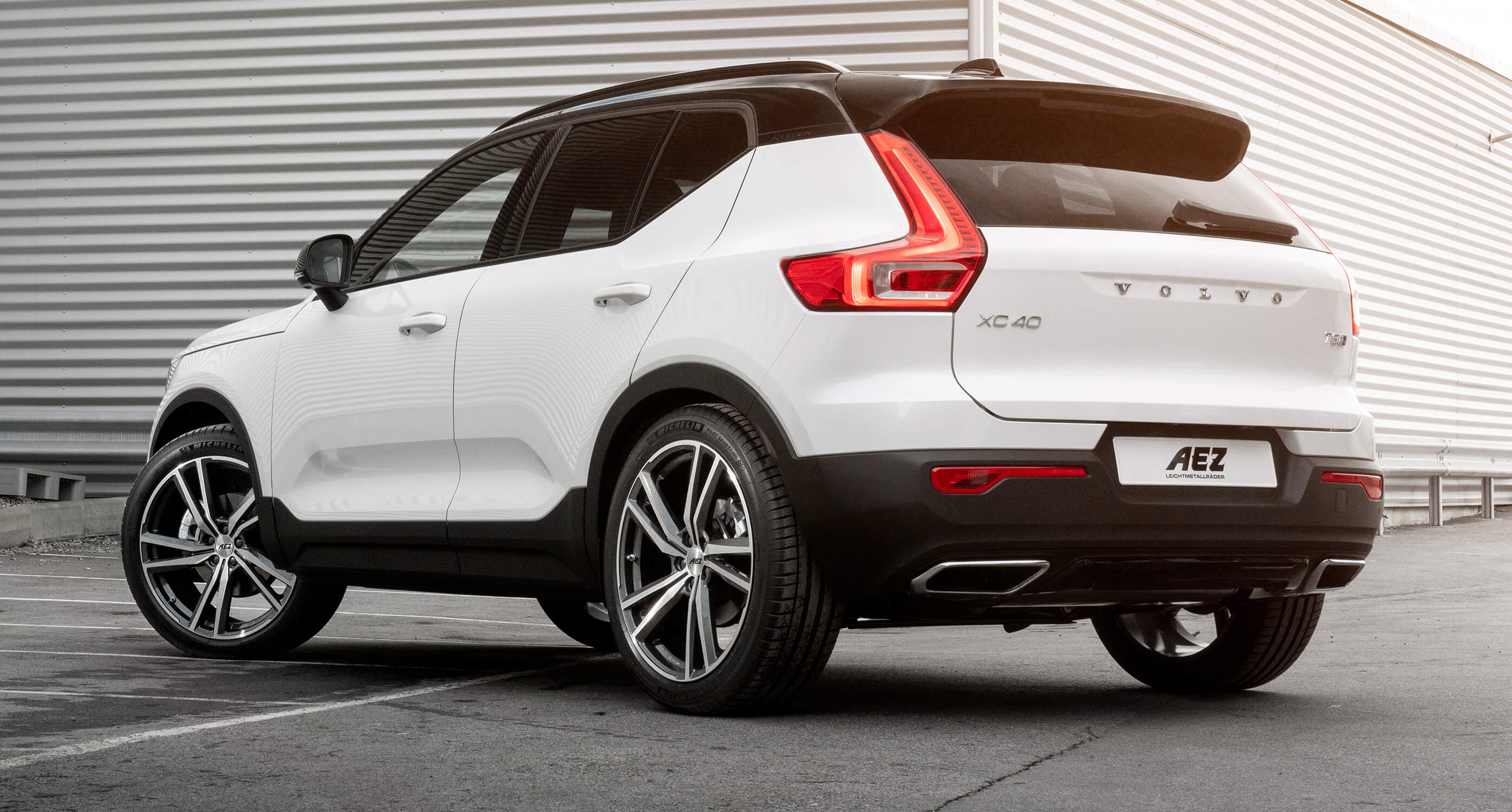Volvo XC40 R-design & AEZ North dark