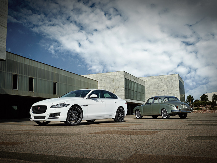 AEZ Crest dark on Jaguar XF Artikelbild 1