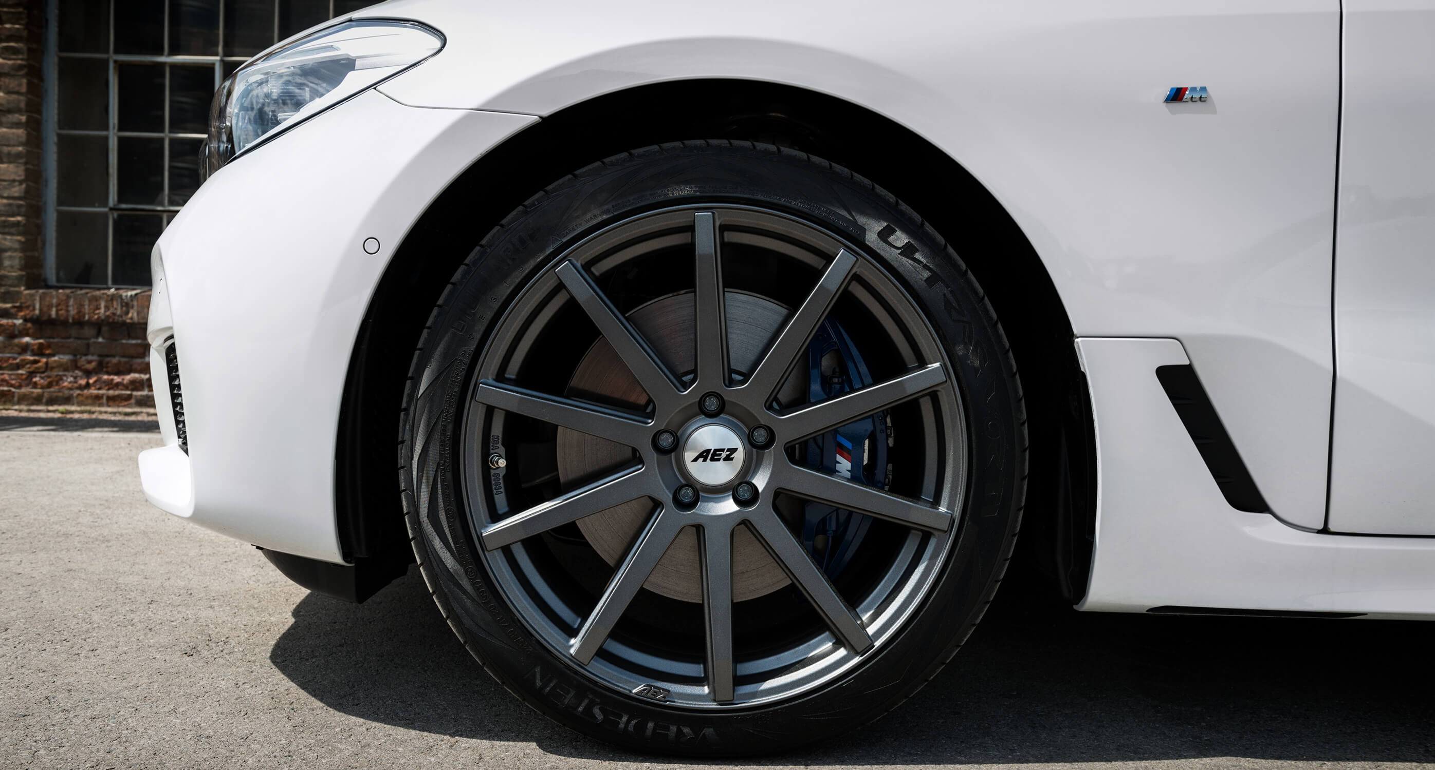 The new BMW 6GT on AEZ Straight dark - Wheel Detail Shot
