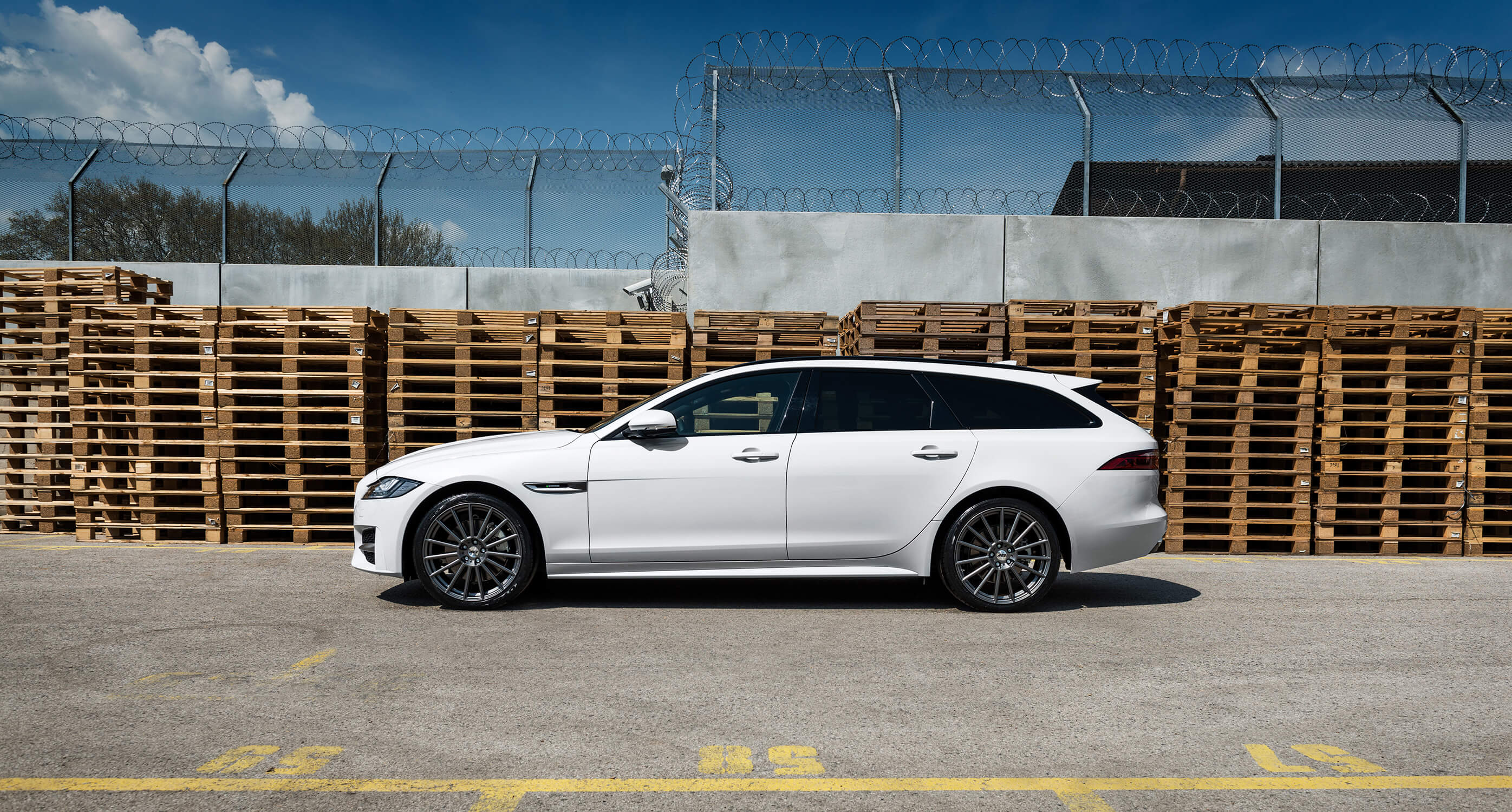 The new Jaguar XF Sportbrake on AEZ Steam graphite - Side Shot