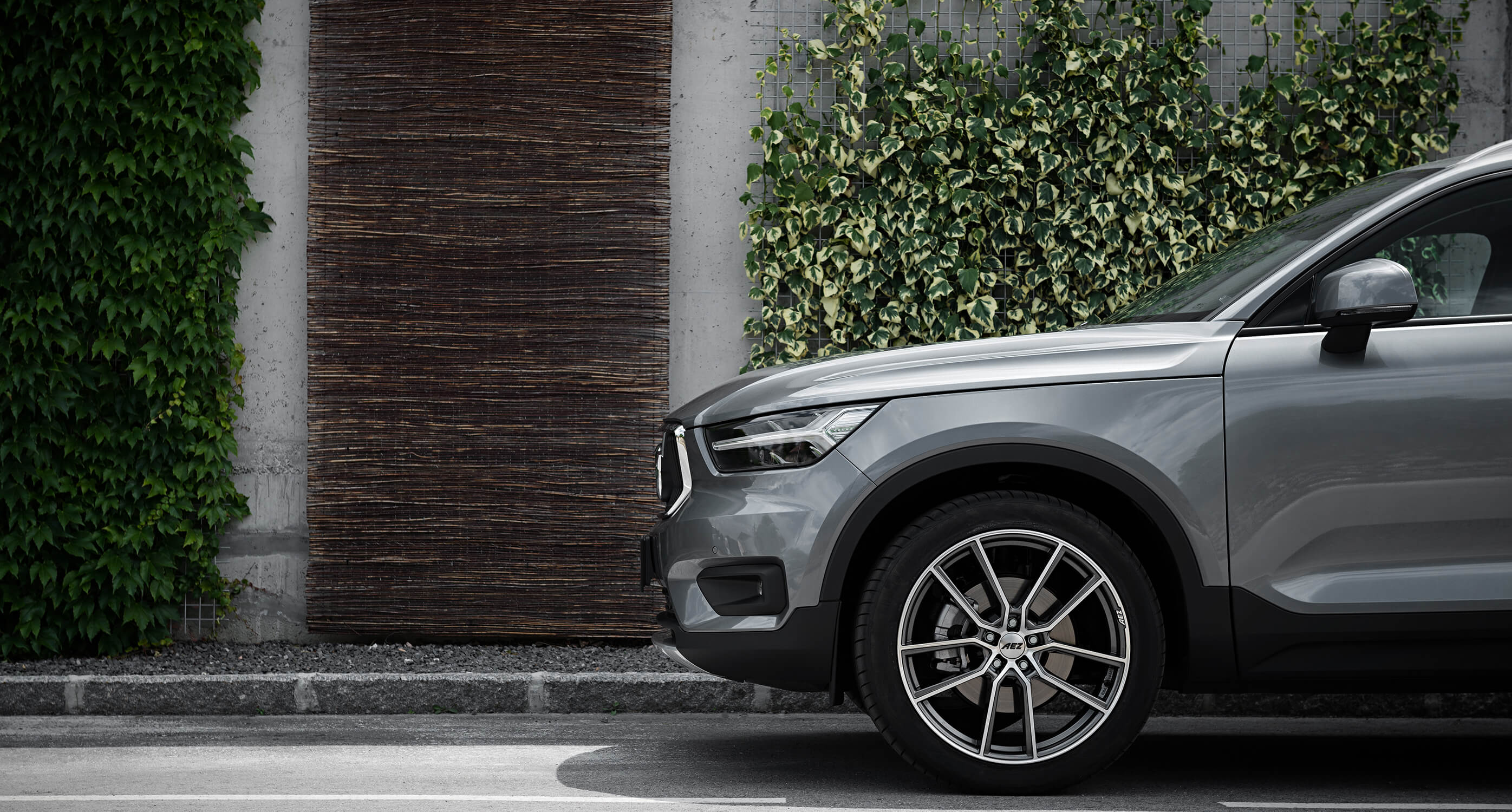 The new Volvo XC 40 on AEZ Raise