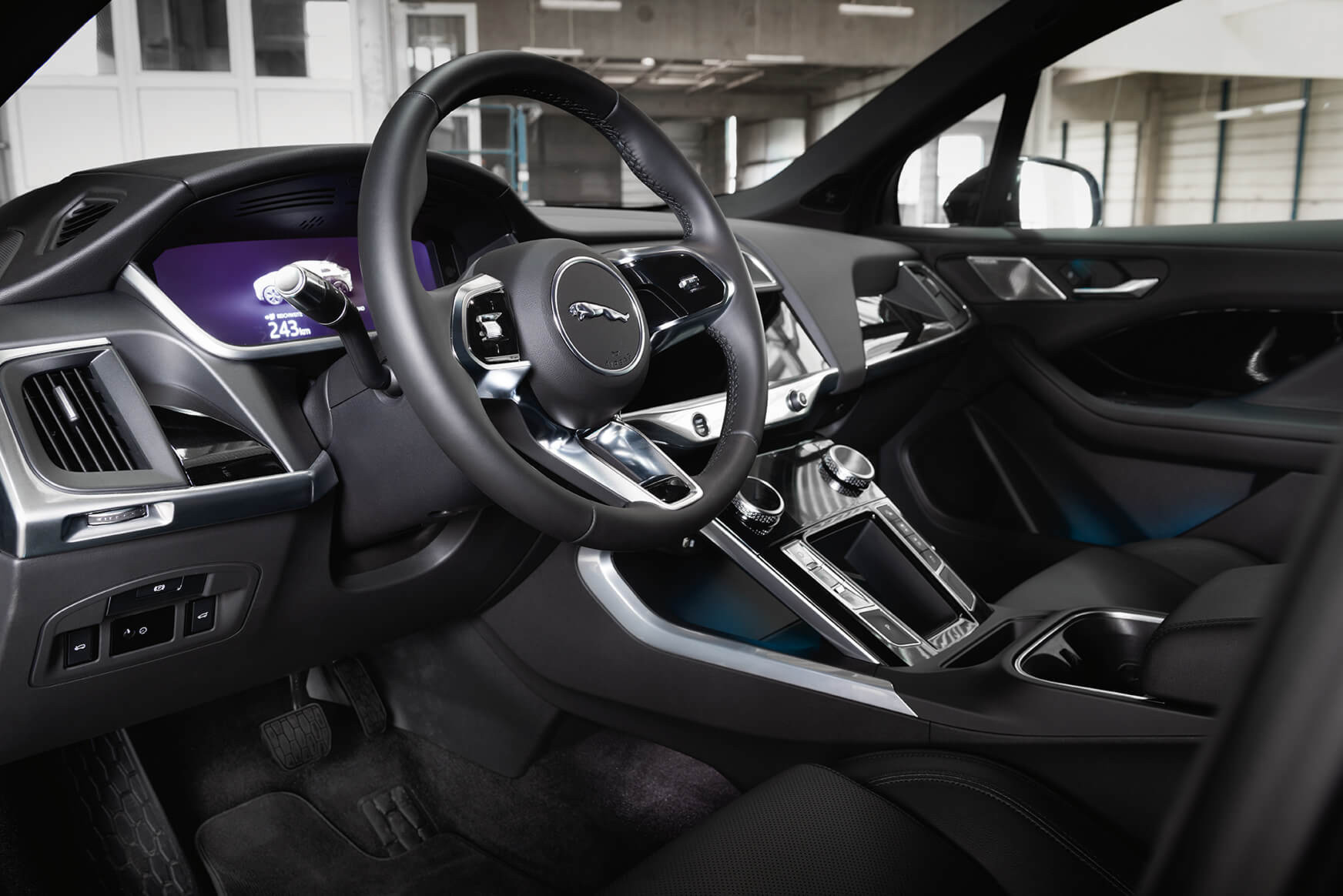 Jaguar I-Pace interior space